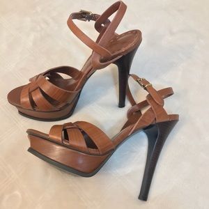 Gianni Bini platform heels